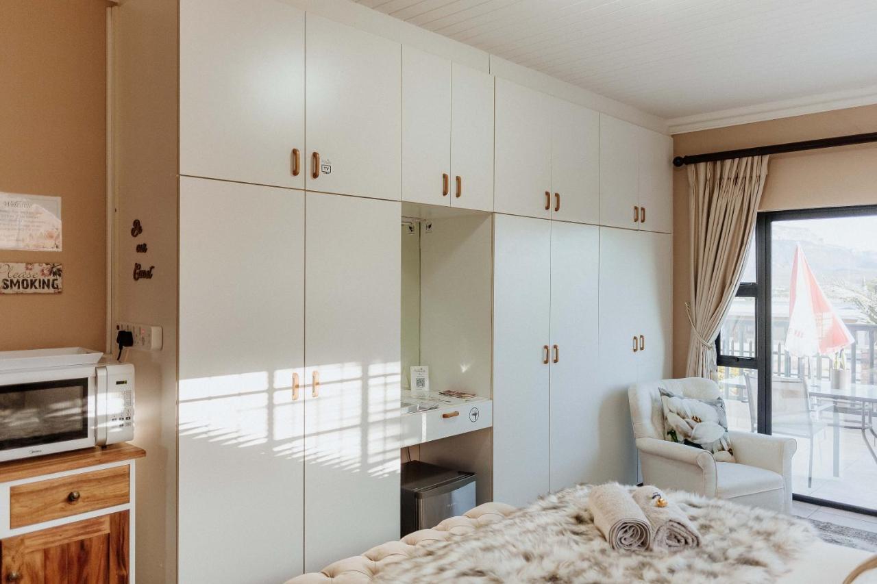 Mountain View Guesthouse Vanrhynsdorp Екстериор снимка