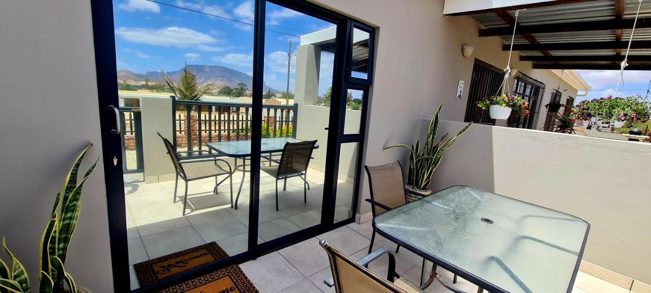 Mountain View Guesthouse Vanrhynsdorp Екстериор снимка