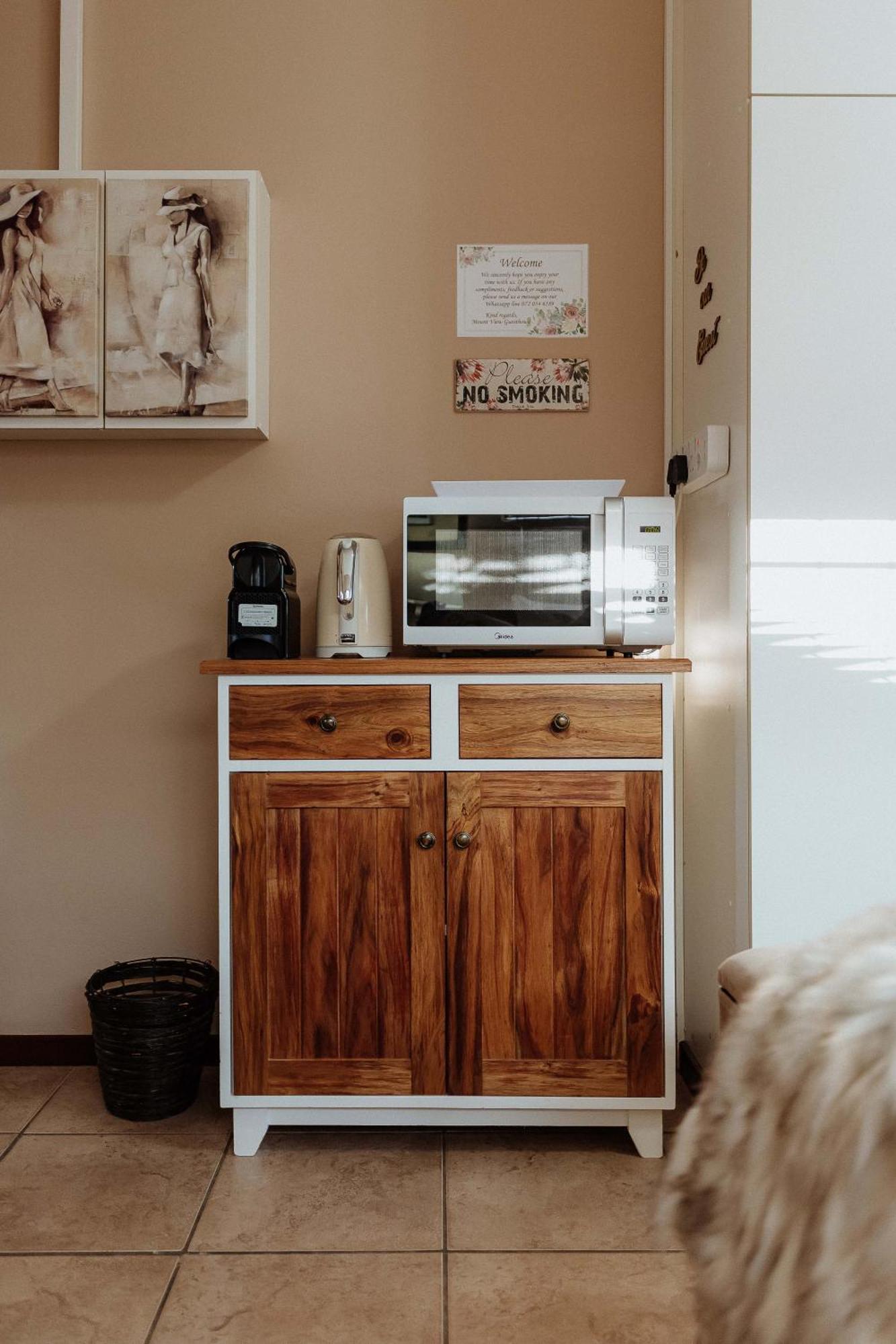 Mountain View Guesthouse Vanrhynsdorp Екстериор снимка