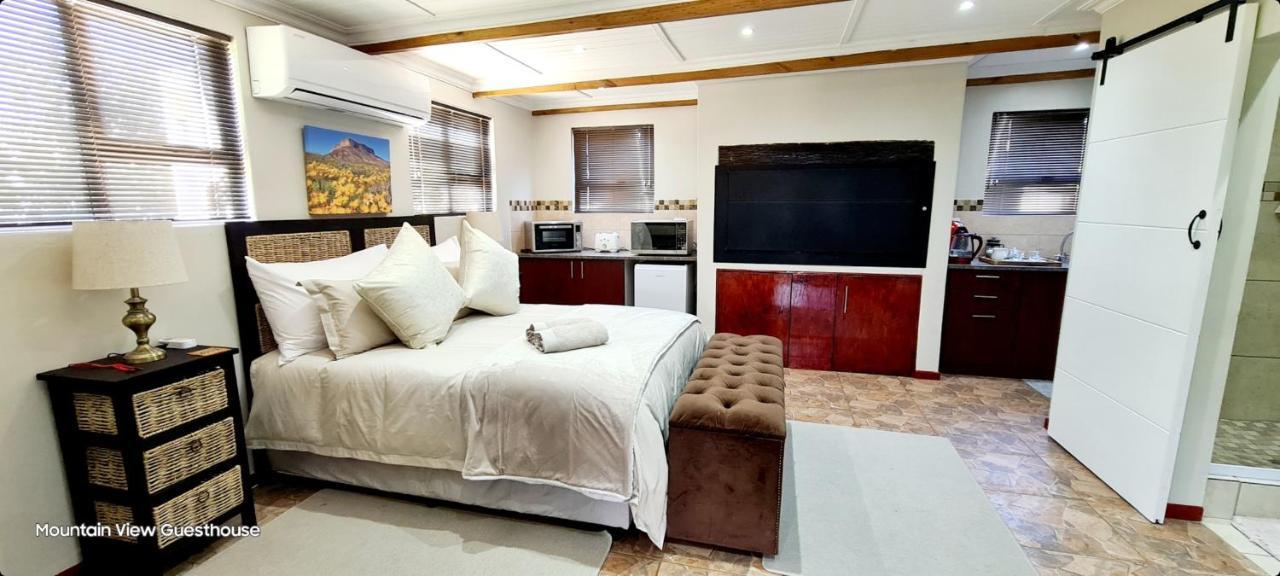 Mountain View Guesthouse Vanrhynsdorp Екстериор снимка