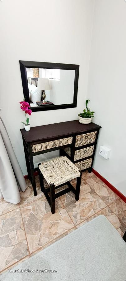 Mountain View Guesthouse Vanrhynsdorp Екстериор снимка