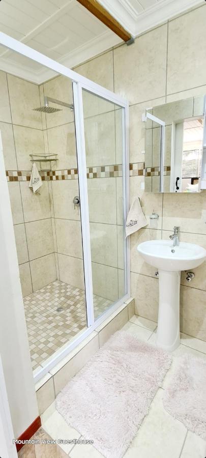 Mountain View Guesthouse Vanrhynsdorp Екстериор снимка