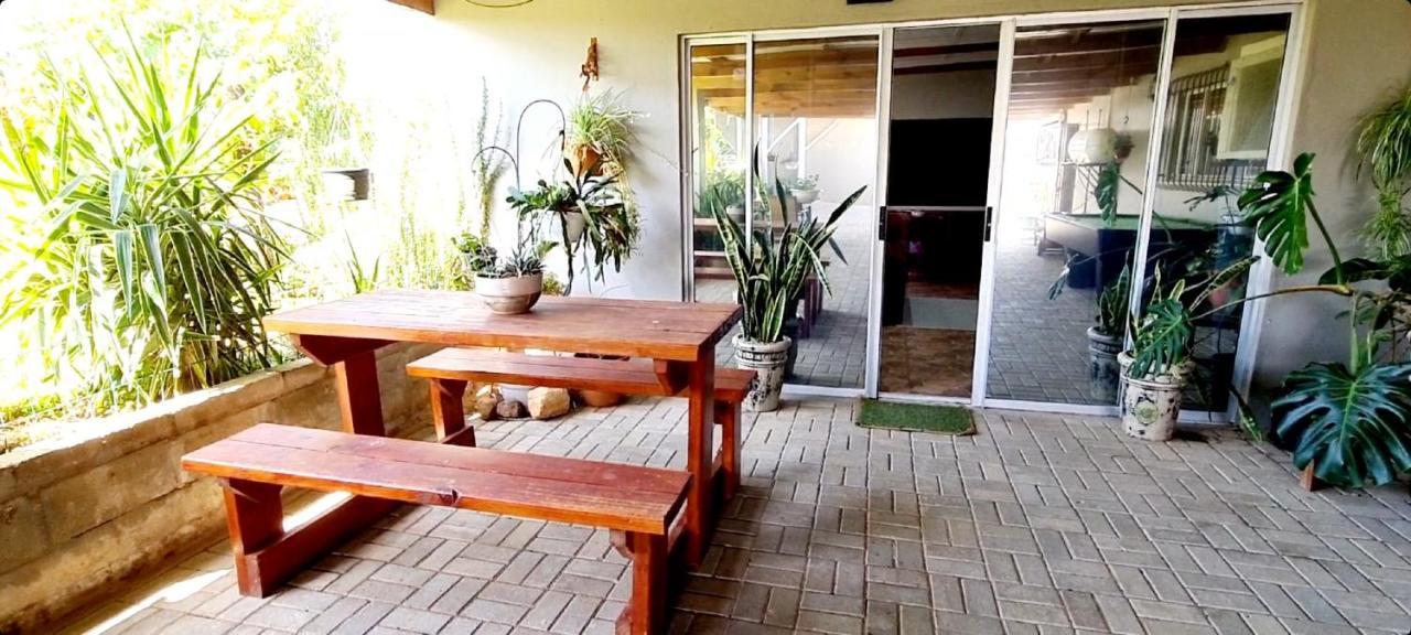 Mountain View Guesthouse Vanrhynsdorp Екстериор снимка