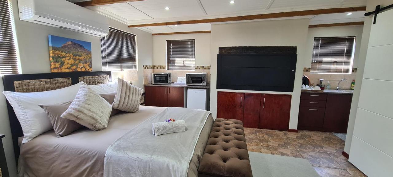 Mountain View Guesthouse Vanrhynsdorp Екстериор снимка