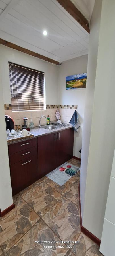 Mountain View Guesthouse Vanrhynsdorp Екстериор снимка