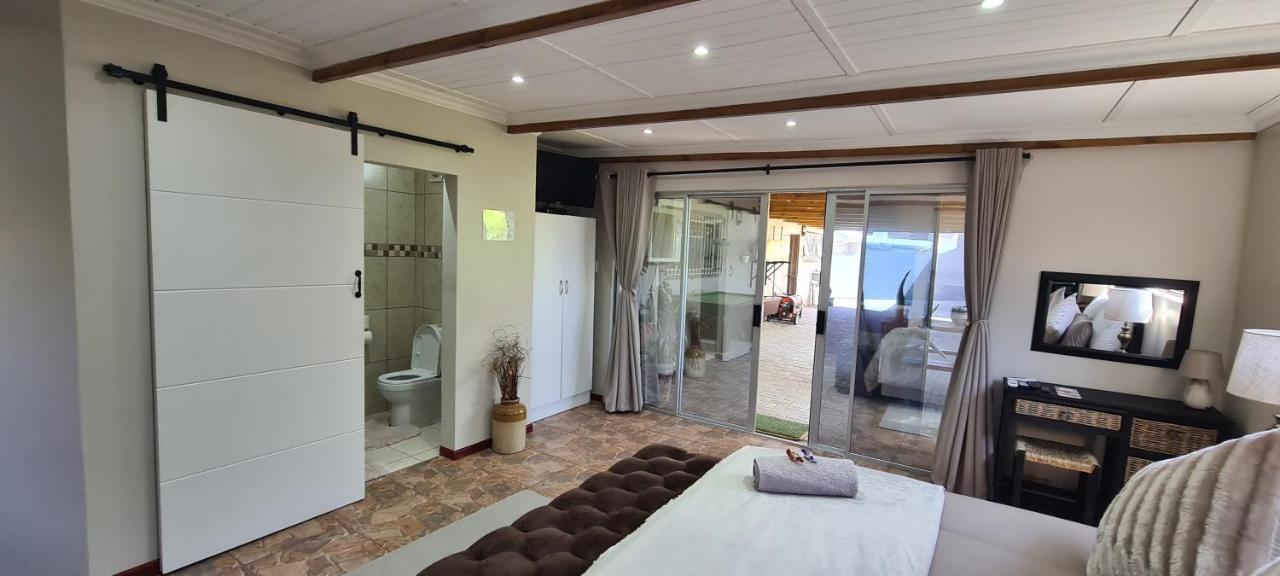 Mountain View Guesthouse Vanrhynsdorp Екстериор снимка